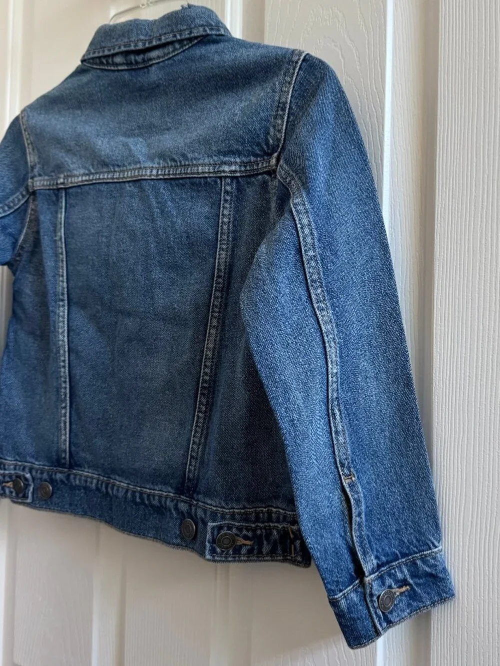Kids Old Navy Classic Jean Jacket Distressed Medium Denim NWT Sz Med (8)